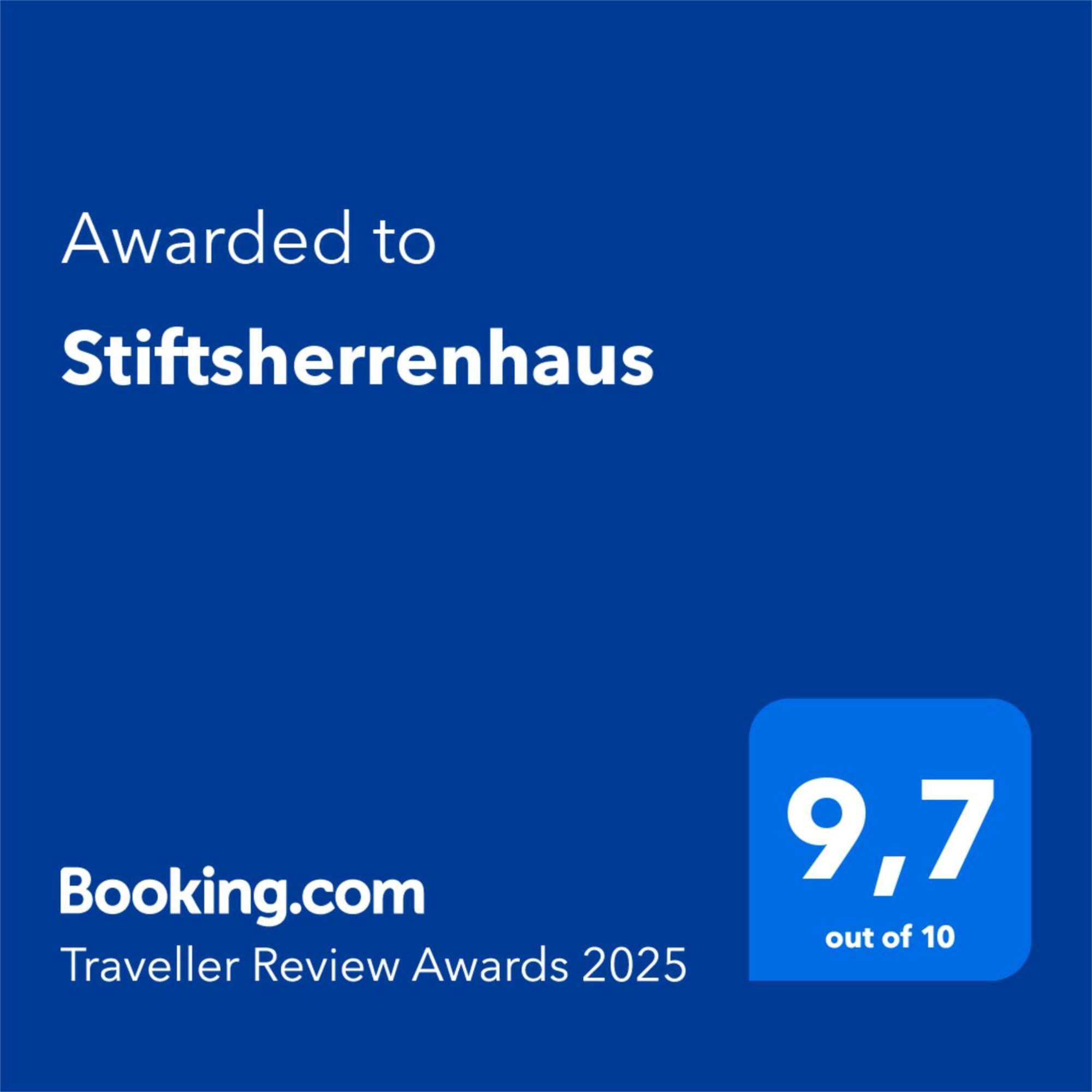 Stiftsherrenhaus Münstermaifeld Eksteriør billede